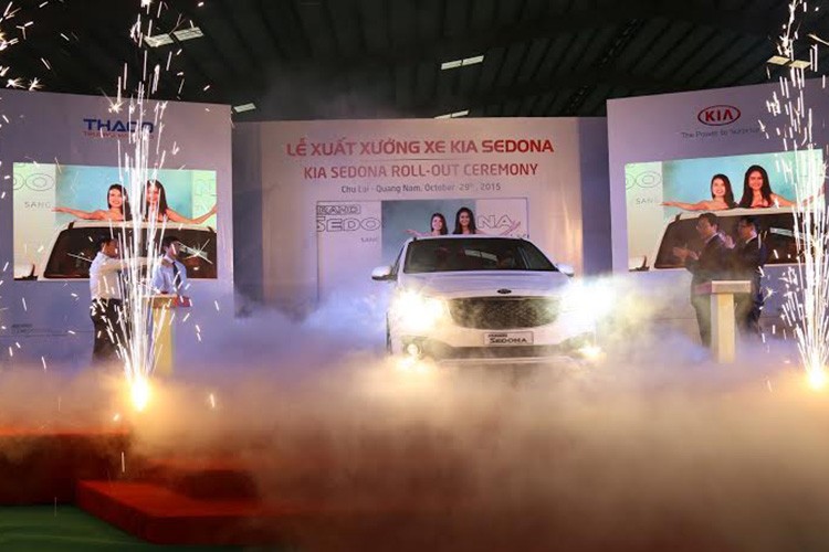 Chi tiet MPV KIA Sedona (CKD) sap ra mat tai Ha Noi-Hinh-2